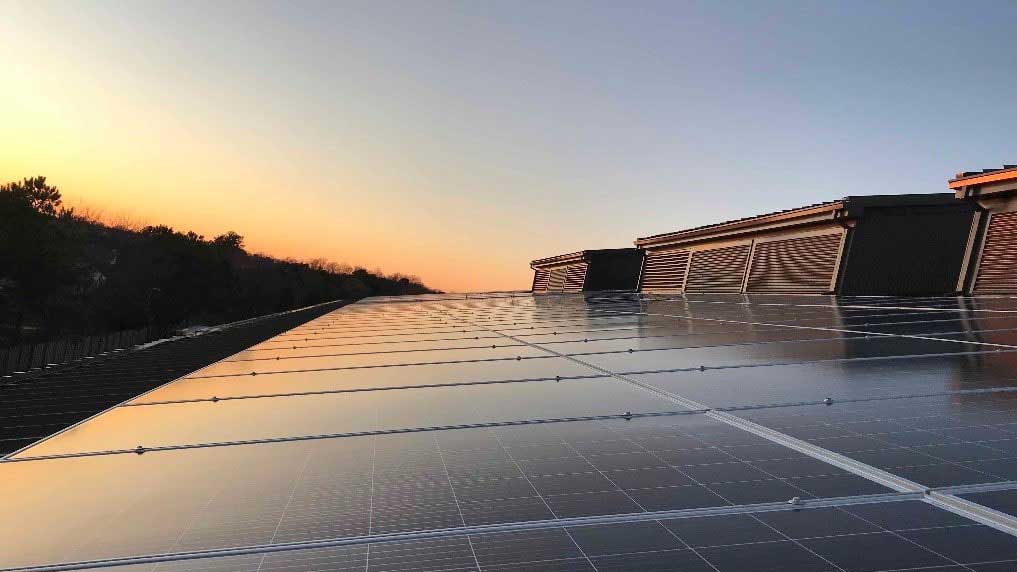 Laurel Meadow Elementary_roof top solar at commercial building